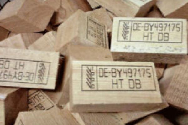 Máy in phun date code lên gỗ, sản phẩm gỗ, đồ gỗ, gỗ nội thất, gỗ gia dụng, ván, pallet